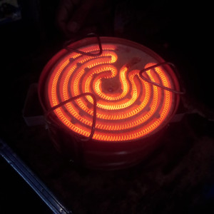 The Rubian Store Electric Stove Village Style 2000 Watt Brown