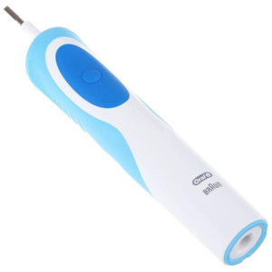 Oral-B Toothbrush Rechargeable (D12513)