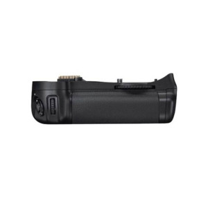 Nikon Multi Power Battery Pack For Nikon D300 & D700 DSLR Cameras (MB-D10)